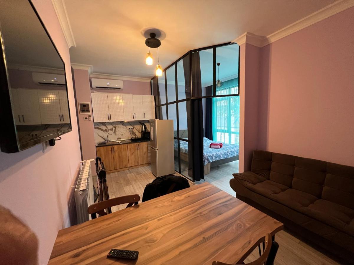 Apartment Merabi Batumi Exterior photo